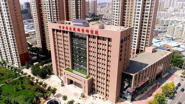 甘肃省建筑科学研究院（集团）有限公司，成立于1973年，是甘肃省领先从事建筑科学研究和科技研发的综合性咨询与技术服务机构，是国家高新技术企业、全国用户满意标杆企业、甘肃省科技创新型企业。